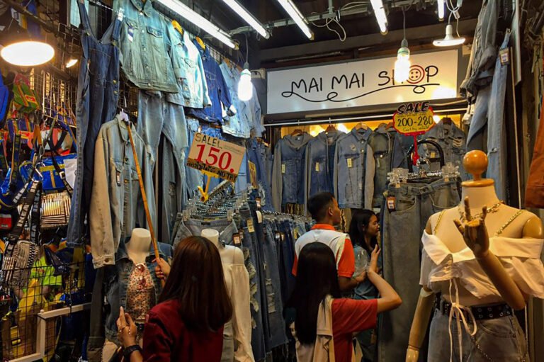 Chatuchak Market 01 768x511