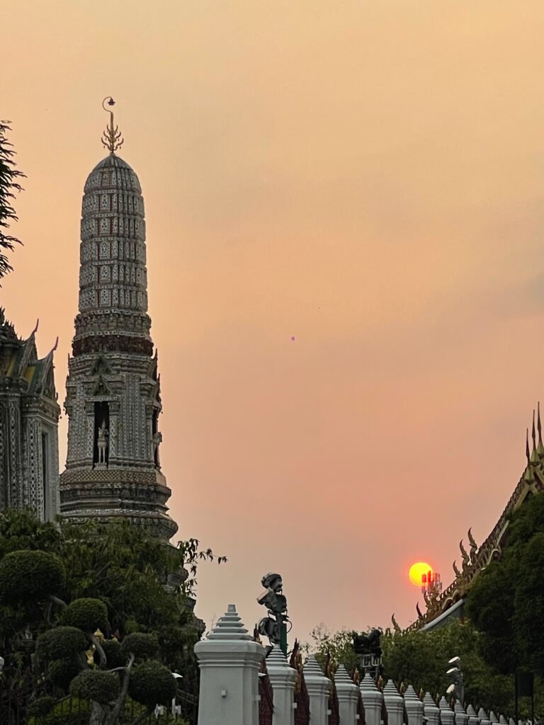 Free Wat Arun4 768x1024