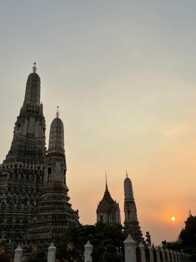 Free Wat Arun5 768x1024