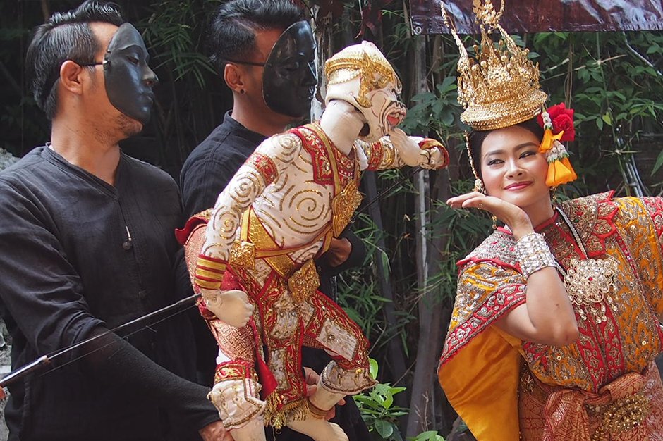 Puppet shows are free things to do in bangkok