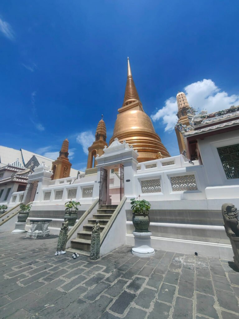 Wat Bowonniwet Vihara 26 768x1024