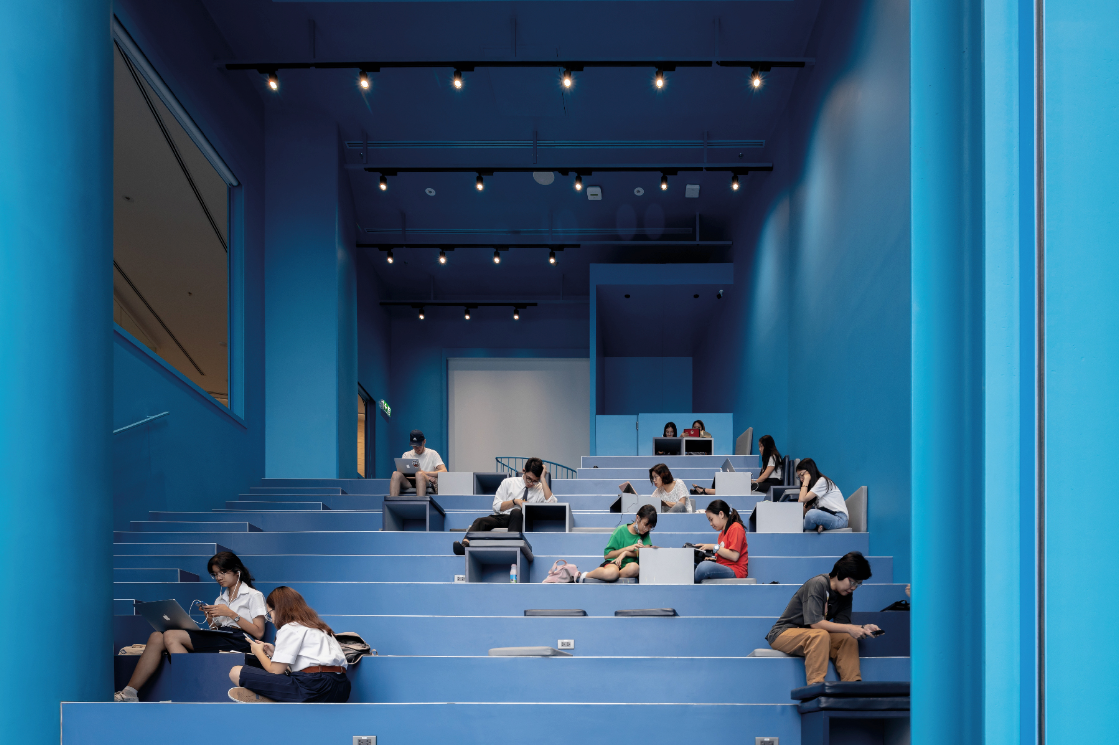 people-study-in-samyan-mitrtown