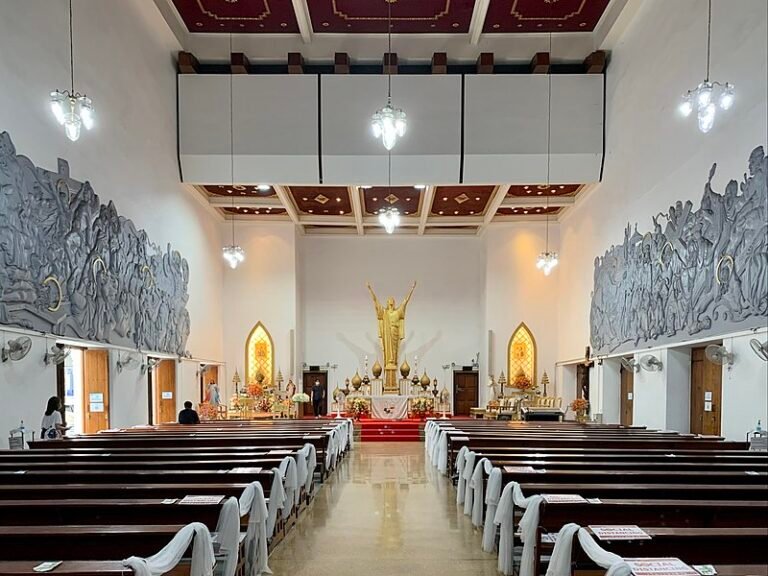 วัดพระมหาไถ่ April2021 Holy Redeemer Church Bangkok 16 768x576