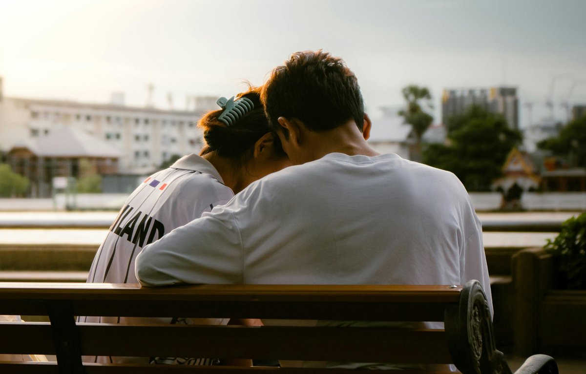 Romantic Valentine’s Day Bangkok sunset views and peaceful park moments