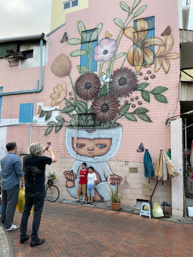 khlong Ong Ang Art Street 11 768x1024