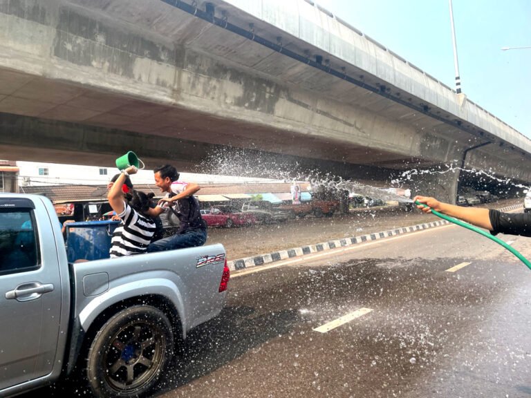 Water festival songkran bangkok 3 768x576