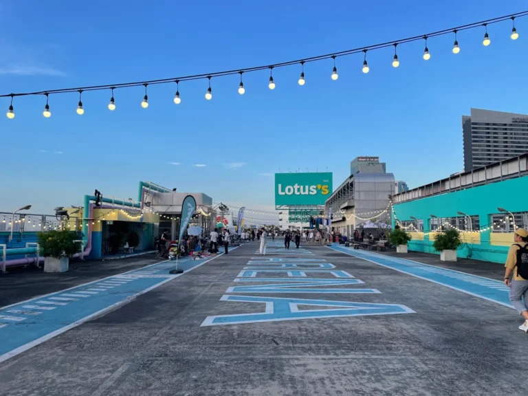 flea market bangkok 5 768x576