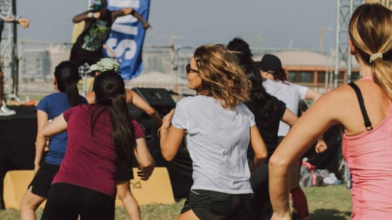 free exercise class lumphini park 768x432