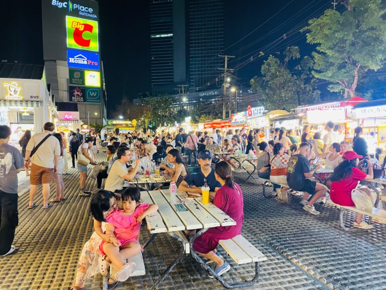 jodd fair market bangkok4 768x576